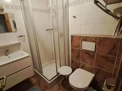 Ein Badezimmer in der Unterkunft Apartment Waldfrieden by Interhome