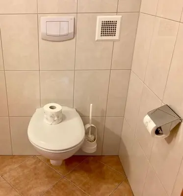 Ein Badezimmer in der Unterkunft Exklusives Apt mit 3 Schlafzimmern & 3 Bädern