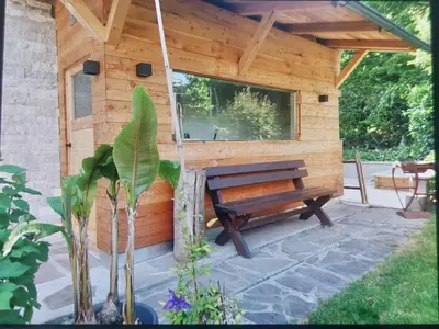 Ein Garten an der Unterkunft Ferienhaus Goldener Anker Unterach am Attersee