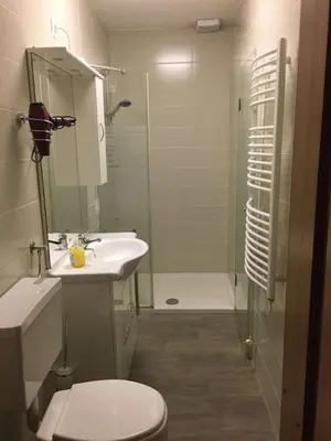 Ein Badezimmer in der Unterkunft Steinadler Apartments Quiet Location Garden, Private Parking Pet Friendly