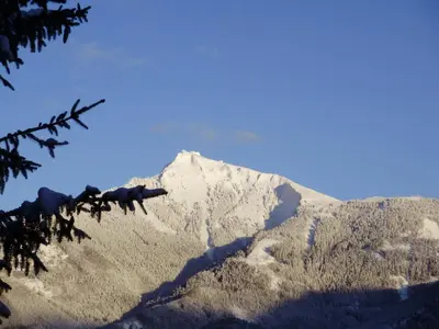 Ein allgemeiner Bergblick oder ein Berglick von der Ferienwohnung aus