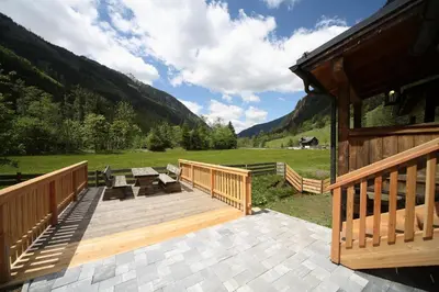 Ein allgemeiner Bergblick oder ein Berglick von des Chalets aus