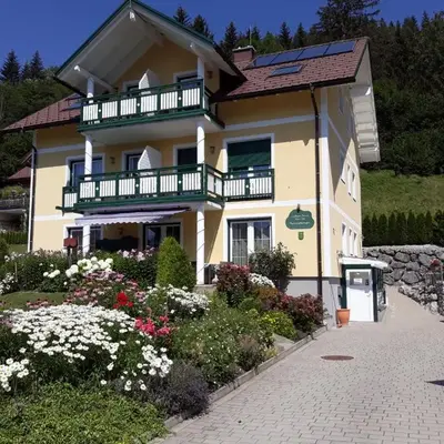 LANDHAUS JASMIN ausgezeichnet mit 4 Kristallen - FW Zinkenblick