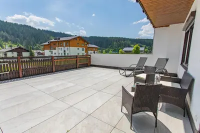 Ein allgemeiner Bergblick oder ein Berglick von der Ferienwohnung aus