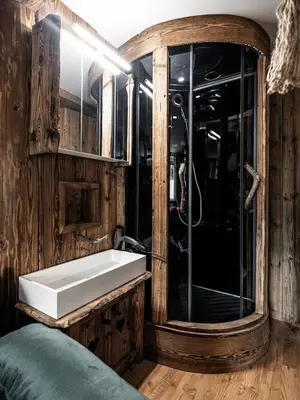 Ein Badezimmer in der Unterkunft Altholz-Apartment