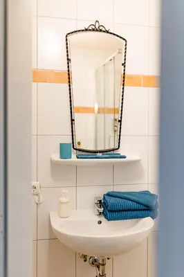 Ein Badezimmer in der Unterkunft Tauglerei Doppelzimmer Bergamotte