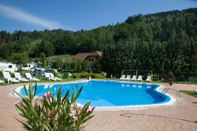 Der Swimmingpool an oder in der Nähe von Albatross Mobile Homes on Camping Bella Austria