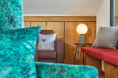 Ein Sitzbereich in der Unterkunft Appartement Traumblick mit Indoorpool und privater Sauna