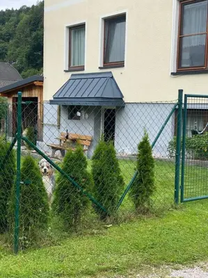 Ein Garten an der Unterkunft Gemütliche kleine Wohnung mit Garten