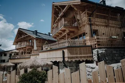 Das Gebäude in dem sich das Chalet befindet