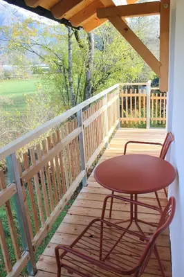 Ein Balkon oder eine Terrasse in der Unterkunft BachBett - modernes Gästehaus im Salzkammergut