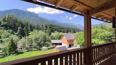 Ein allgemeiner Bergblick oder ein Berglick von der Ferienwohnung aus