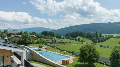 Ein allgemeiner Bergblick oder ein Berglick von der Ferienwohnung aus