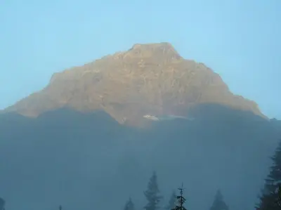 Ein allgemeiner Bergblick oder ein Berglick von der Ferienwohnung aus