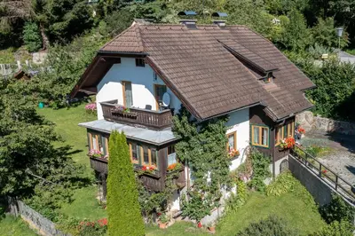 Ein Garten an der Unterkunft Ferienhaus Aigner