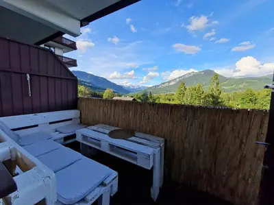 Ein allgemeiner Bergblick oder ein Berglick von der Ferienwohnung aus