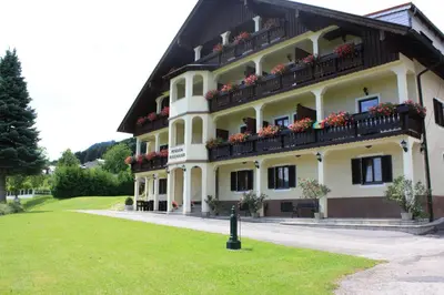 Das Gebäude in dem sich die Pension befindet