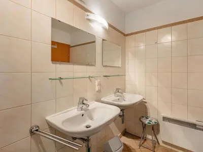 Ein Badezimmer in der Unterkunft Apartment Top 8 by Interhome