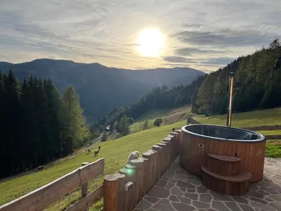 Ein allgemeiner Bergblick oder ein Berglick von des Chalets aus