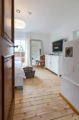 TV/Unterhaltungsangebot in der Unterkunft Forest Chalet, all famous ski areas around us, 15 min to city of salzburg, mountainview, panorama sauna, bath whirlpool, fire pit in garden up to 10 p