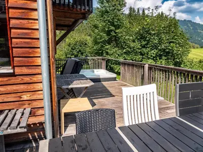 Ein allgemeiner Bergblick oder ein Berglick von des Chalets aus