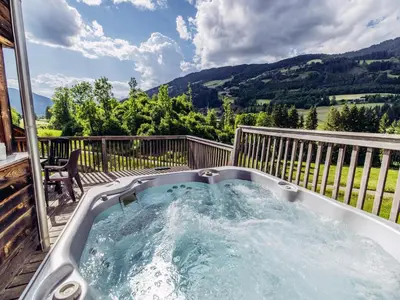 Ein allgemeiner Bergblick oder ein Berglick von des Chalets aus