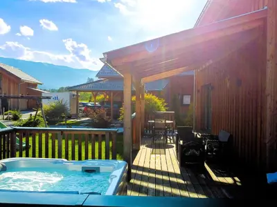 Ein allgemeiner Bergblick oder ein Berglick von des Chalets aus