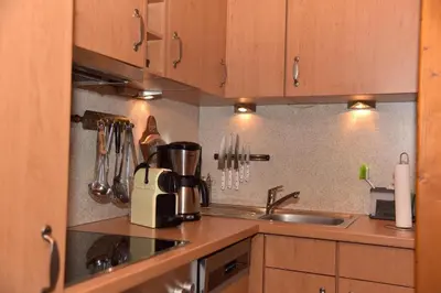 Küche/Küchenzeile in der Unterkunft Ferienhaus Werkstattl Rassis Feriendorf Donnersbachwald