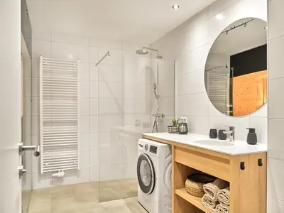 Ein Badezimmer in der Unterkunft The Tauplitz Suites - Mountain Suite A2
