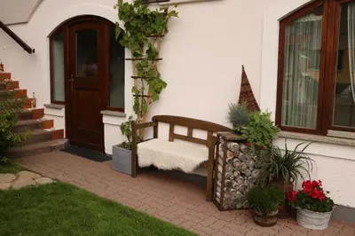 Ein Garten an der Unterkunft Ferienhaus Höll