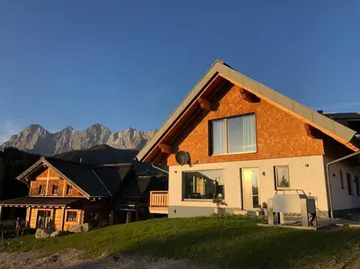 Ein allgemeiner Bergblick oder ein Berglick von der Ferienwohnung aus
