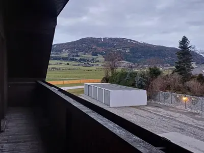Ein allgemeiner Bergblick oder ein Berglick von der Ferienwohnung aus
