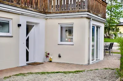 Das Gebäude in dem sich die Ferienwohnung befindet