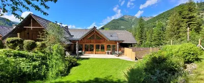 Ein allgemeiner Bergblick oder ein Berglick von der Ferienwohnung aus