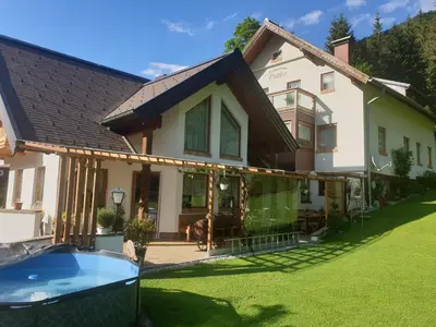 Ein Garten an der Unterkunft Ferienhaus Pöttler