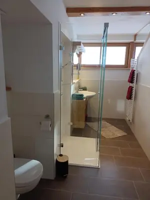 Ein Badezimmer in der Unterkunft Chalet Leni