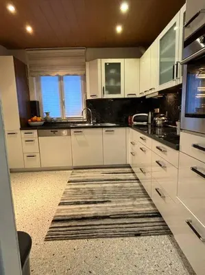 Küche/Küchenzeile in der Unterkunft Wohnung See- und Bergnähe