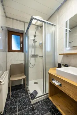 Ein Badezimmer in der Unterkunft Sportpension Bergblick
