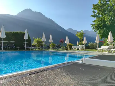 Ein allgemeiner Bergblick oder ein Berglick von des Hotels aus