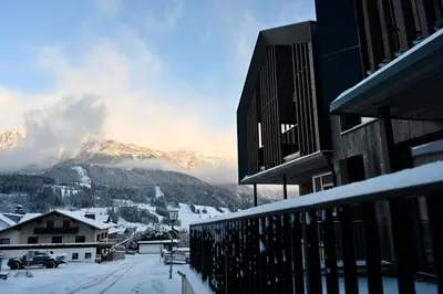 Ein allgemeiner Bergblick oder ein Berglick von der Ferienwohnung aus