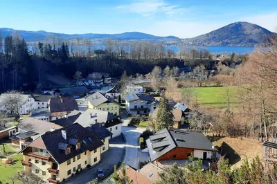 Ein allgemeiner Bergblick oder ein Berglick von der Ferienwohnung aus