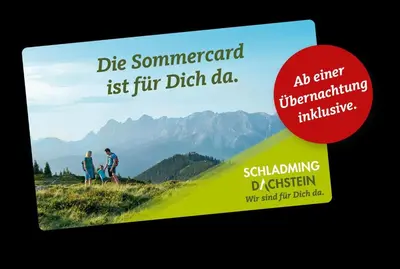 Ein allgemeiner Bergblick oder ein Berglick von des Ferienhauses aus