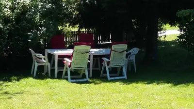 Ein Garten an der Unterkunft Ferienwohnung in Haidach