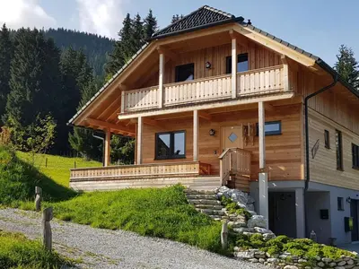 Das Gebäude in dem sich das Chalet befindet
