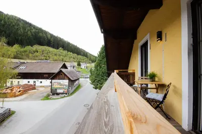 Ein allgemeiner Bergblick oder ein Berglick von der Ferienwohnung aus
