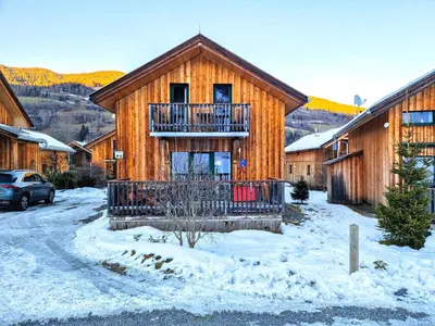 Ein allgemeiner Bergblick oder ein Berglick von des Chalets aus