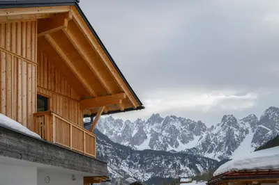 Ein allgemeiner Bergblick oder ein Berglick von der Ferienwohnung aus