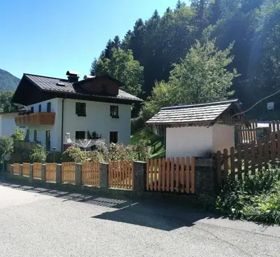 Das Gebäude in dem sich die Ferienwohnung befindet