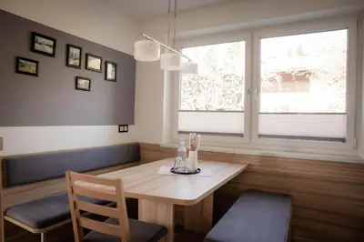 Ein Sitzbereich in der Unterkunft Appartement Franz