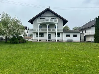 Ein Garten an der Unterkunft Apartment Attergautraum 2